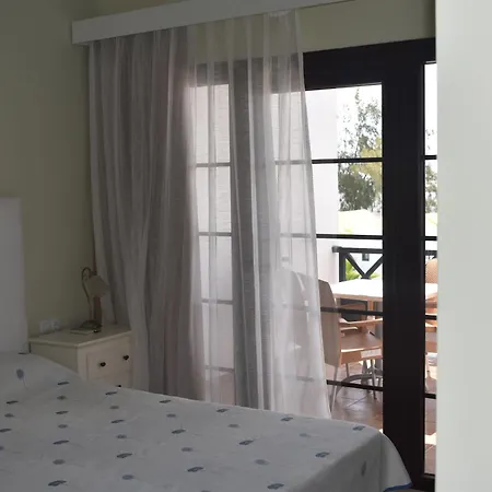 La Aulaga 75, 55 Apartman